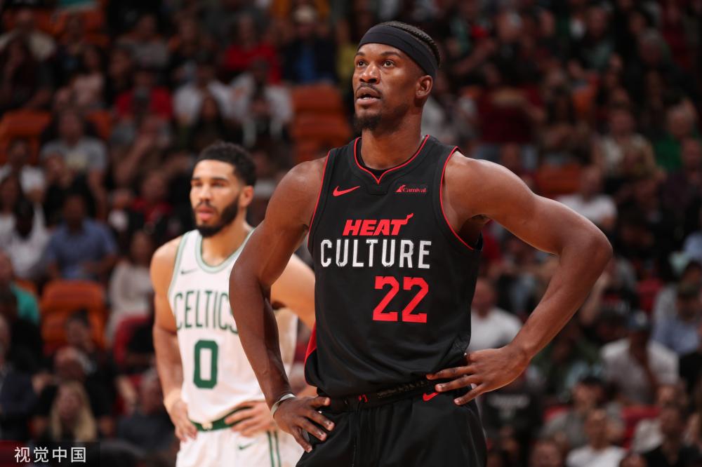 热身赛-上海申花2-0大连英博：于汉超送助攻，戴伟浚破门.