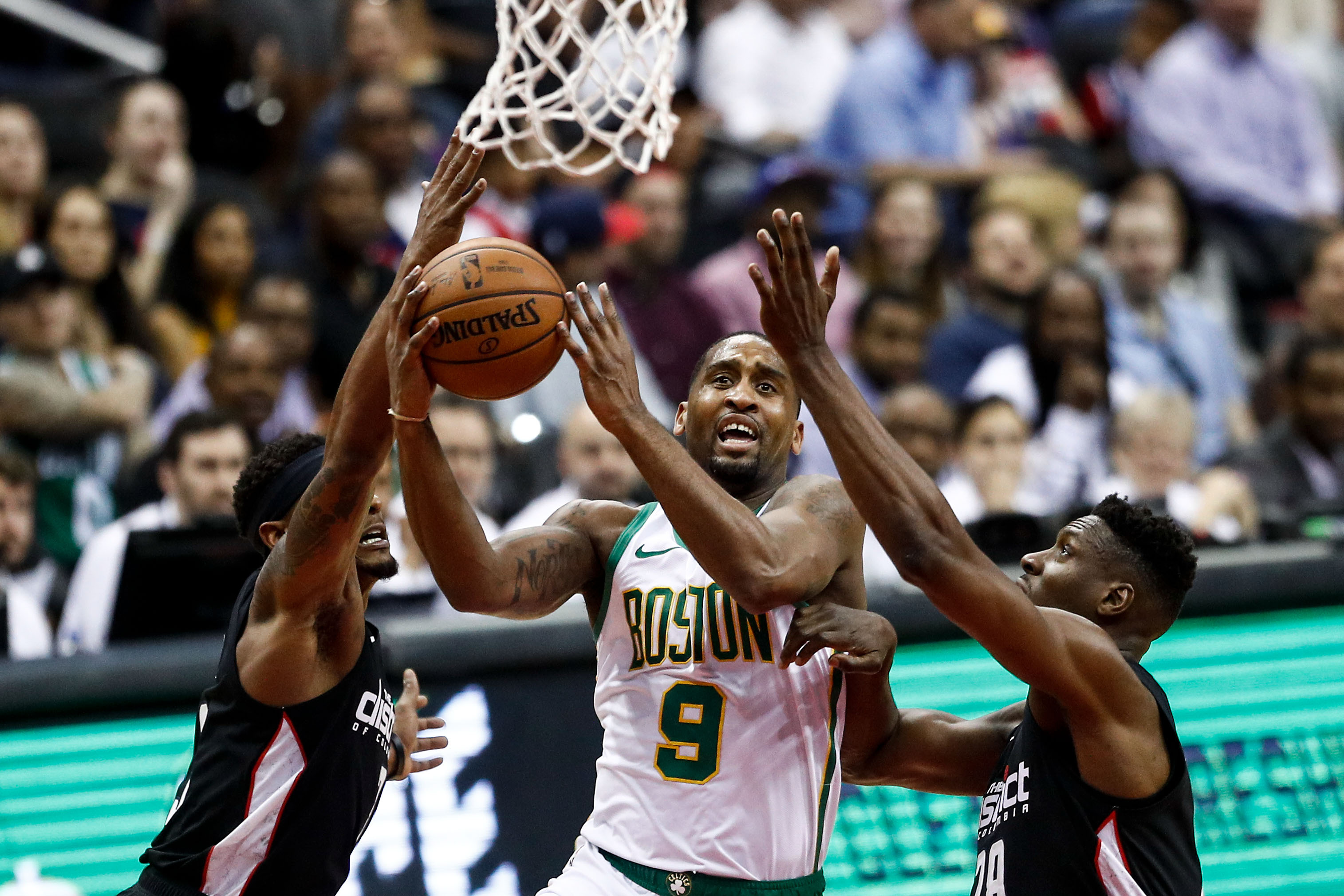 一个团队的 一个团队的