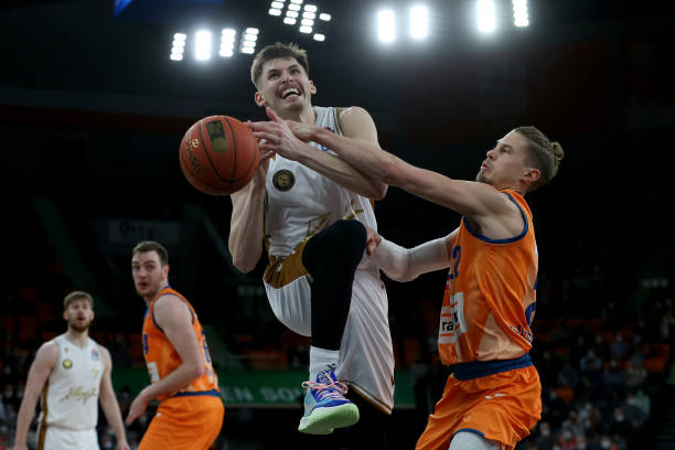 进的足球理 进的足球理