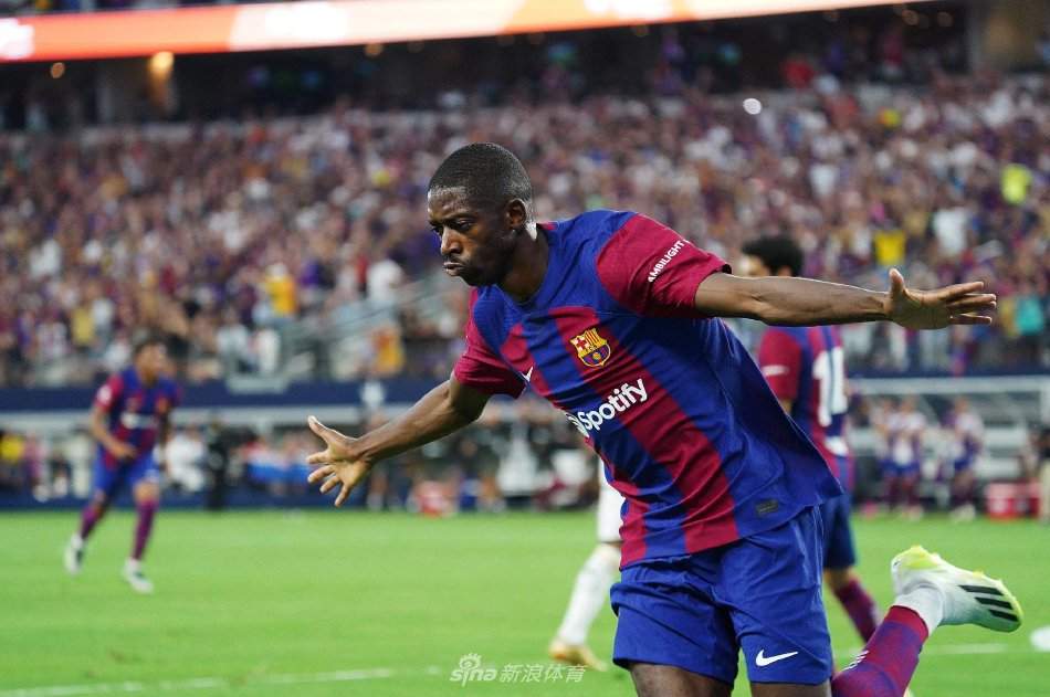 事让她一举 事让她一举